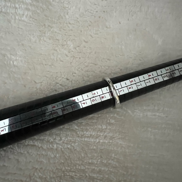 NWOT SAM Blue Topaz Gemstones
Sterling Silver .925 Cluster Ring - Picture 9 of 11